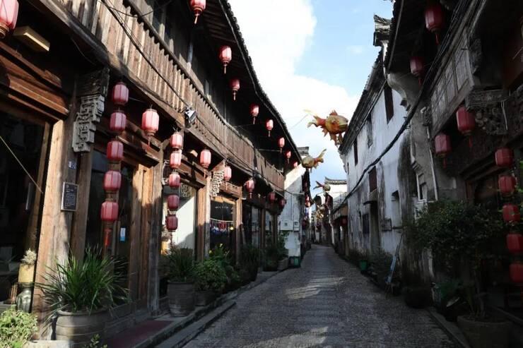南京建邺区南苑街道开展快递存放点专项整治，确保春节市容秩序良好